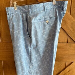Light blue Walter Hagan 40 waist men’s golf shorts